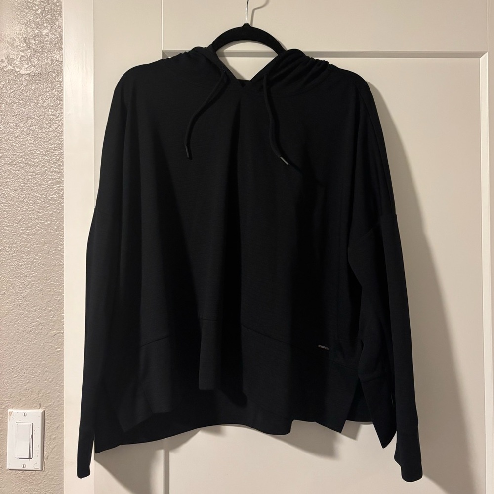 Mondetta Black Hoodie Sweatshirt